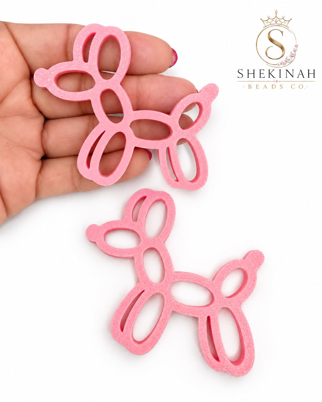 Charm 3D de perrito globo color rosa de Shekinah Beads Co.