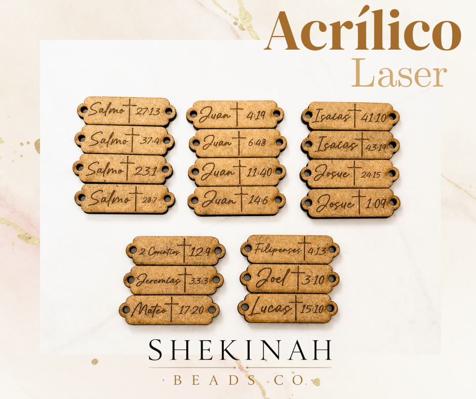 Conectores estilo madera con versículos bíblicos grabados para bisutería cristiana.