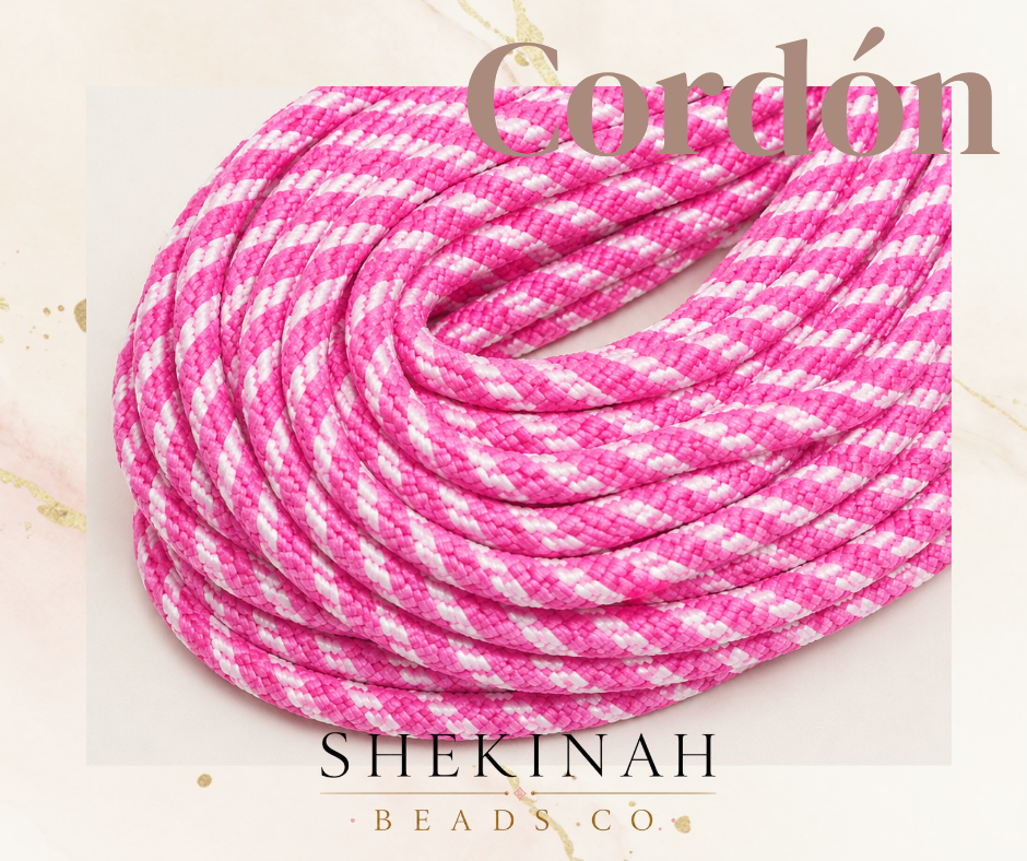 Cordón trenzado bicolor de 5 mm en diferentes colores con blanco para pulseras, llaveros y bisutería.