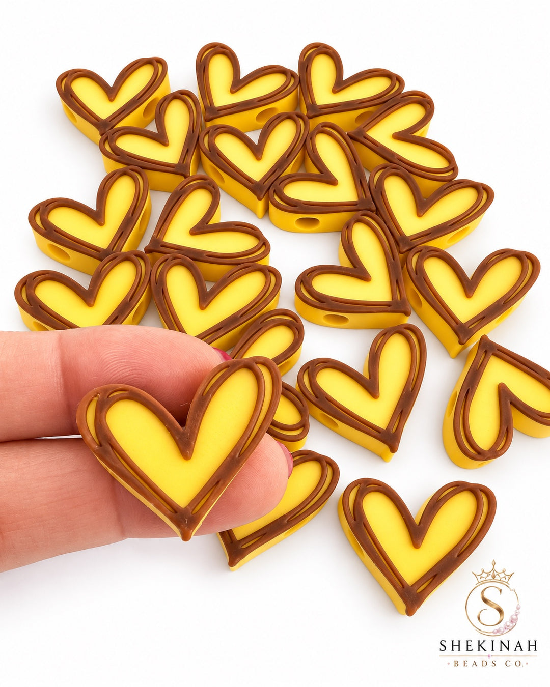 Bead 3D corazón amarillo con borde marrón, hueco horizontal de 5 mm