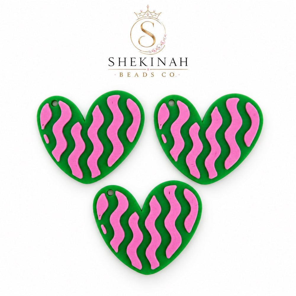 Charm 3D corazón verde con ondas rosas para llaveros y bag charms