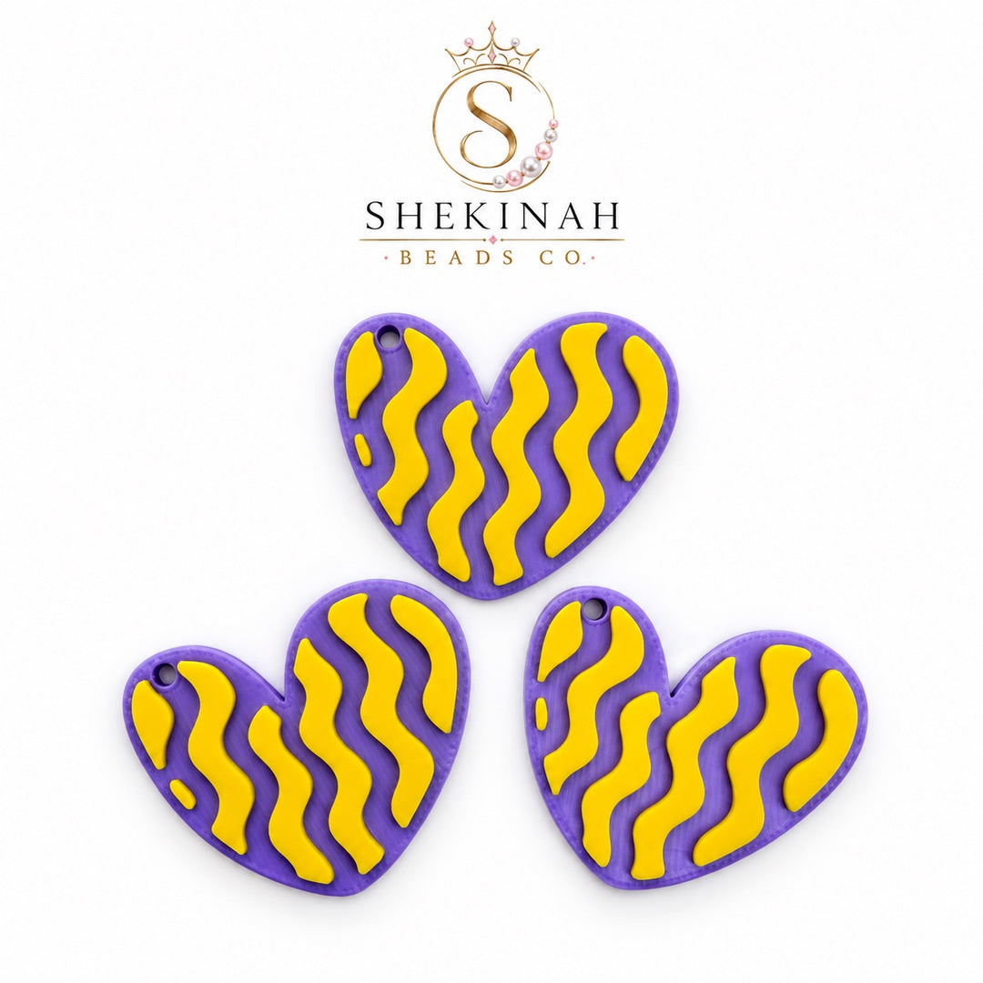 Charm 3D corazón violeta con ondas amarillas para bisutería