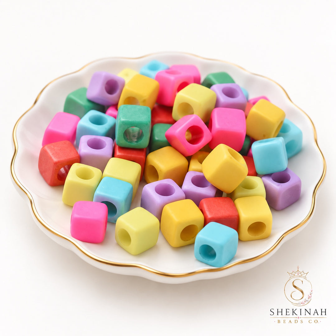 Cube Beads acrílicos en colores mixtos, paquete de 25 piezas, Shekinah Beads Co.