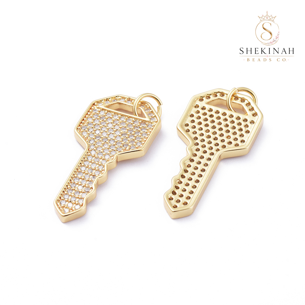 Dije llave Gold Plated con microcirconia, 31.5 mm